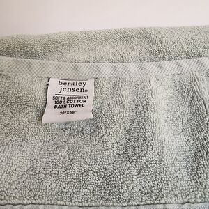 Berkley Jensen Soft Cotton Bath Towel - Sage Green